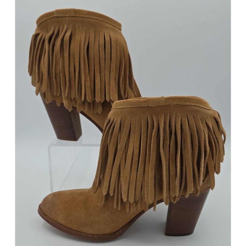 Frye Ilana Short Fringe Pull On Ankle Boots in Sand (Light Brown) Size 7.5B - Picture 2 of 8